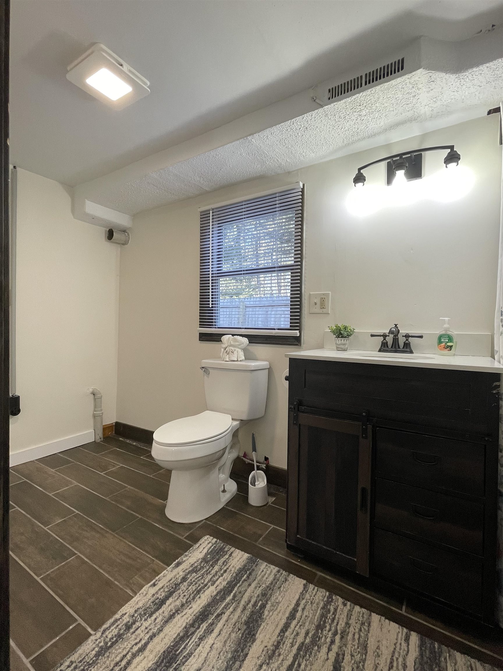 11 N Road Kingston, NH 03848 - Photo 32 of 60