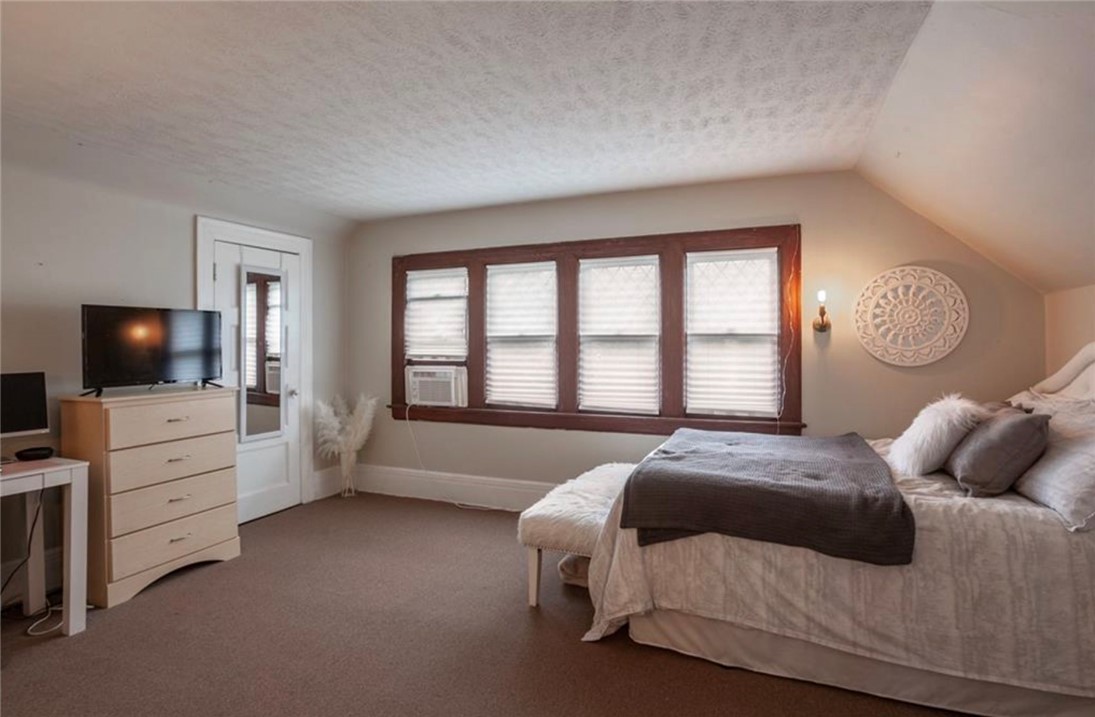 106 Brunswick Street, Unit 3 Rochester, NY 14607 - Photo 13 of 20 Huge primary bedroom