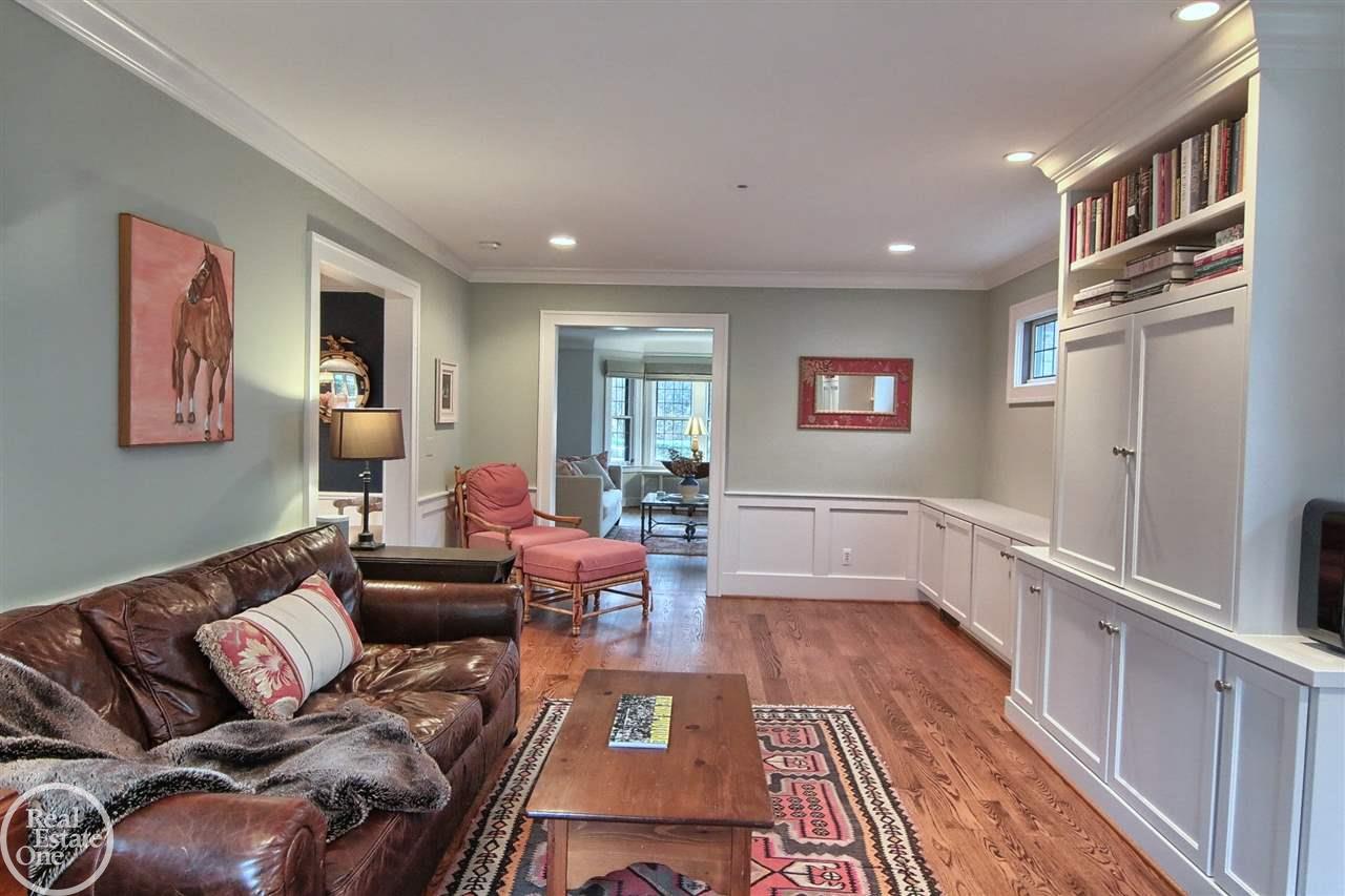 176 Moran Road Grosse Pointe Farms, MI 48236 - Photo 5 of 29
