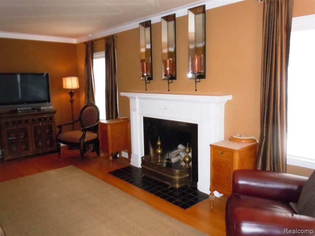 30 Norwich Road Pleasant Ridge, MI 48069 - Photo 5 of 34 DSCN4428.JPG