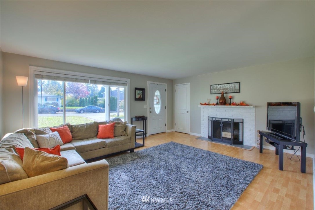 833 Index Court Northeast Renton, WA 98056 - Photo 3 of 18