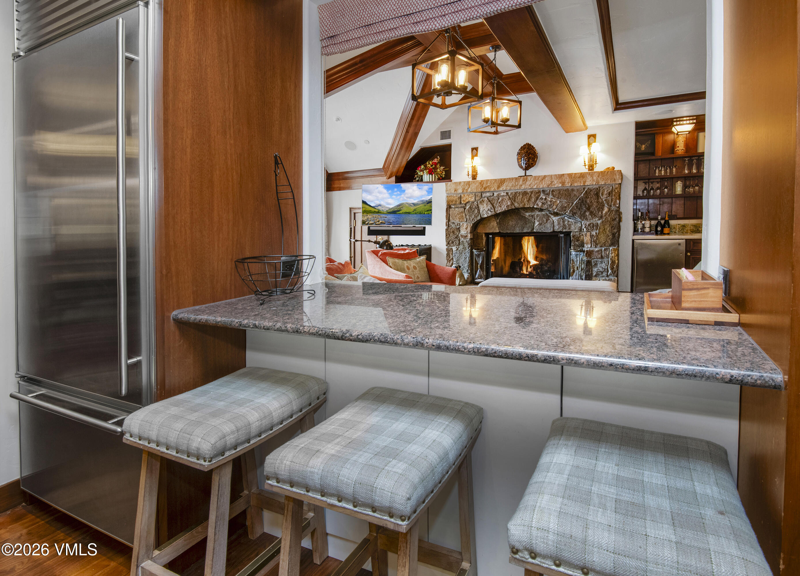 458 Vail Valley Drive, Unit R5 Vail, CO 81657 - Photo 13 of 39 Breakfast Bar
