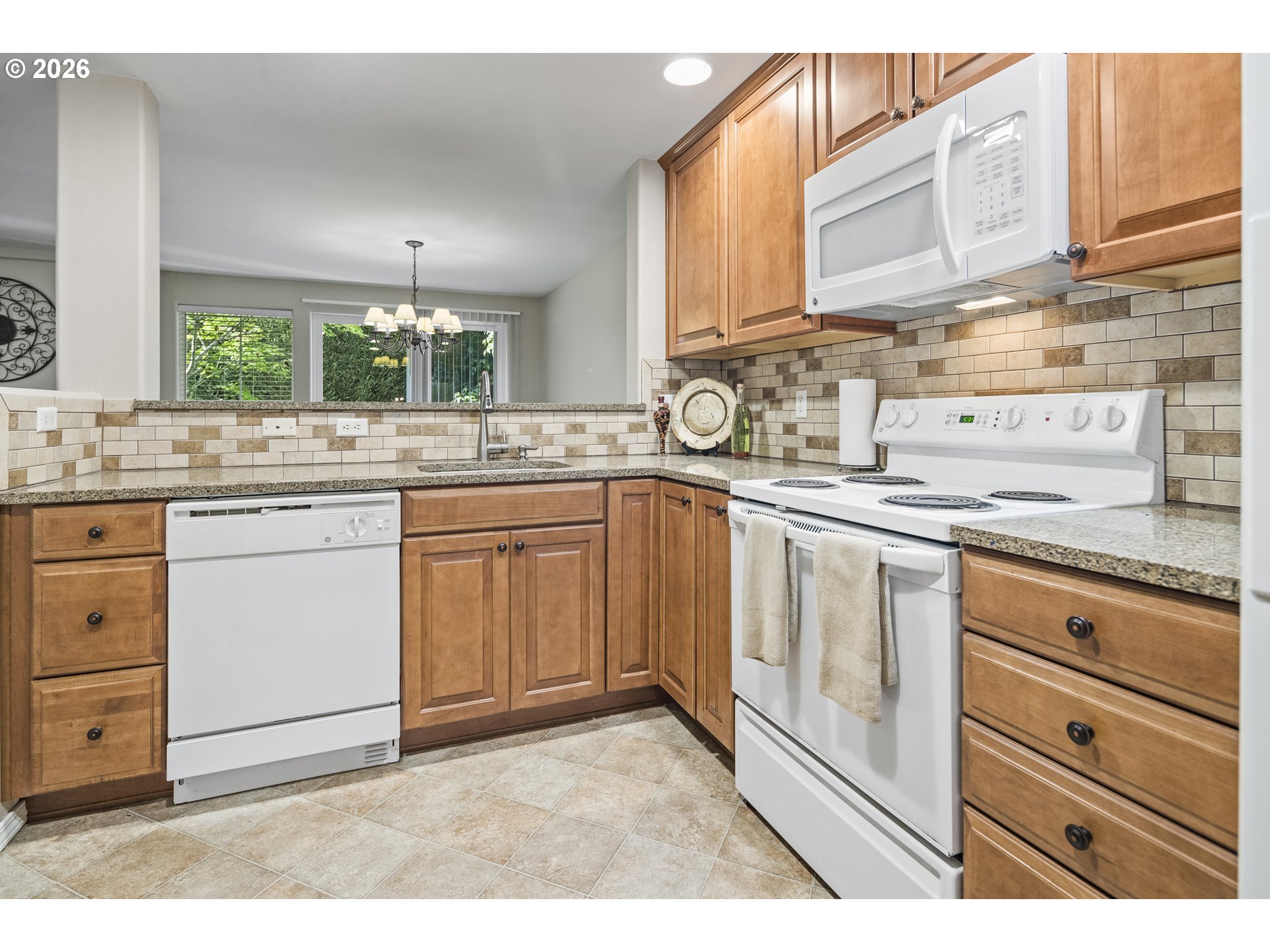 14243 Southwest Barrows Road Beaverton, OR 97007 - Photo 4 of 22 Kitchen