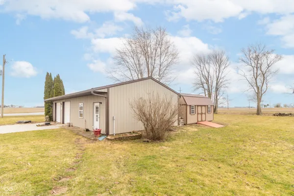 $419,977 | 7967 East 800 North, Falmouth, IN 46127
