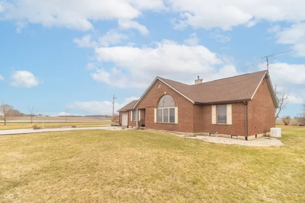 $419,977 | 7967 East 800 North, Falmouth, IN 46127