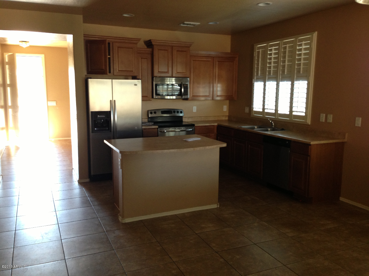 3432 West Apollo Road Phoenix, AZ 85041 - Photo 5 of 25 nhvhytc 005