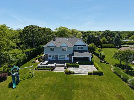 $6,950,000 | 278 West West Lake Drive, Montauk, NY 11954