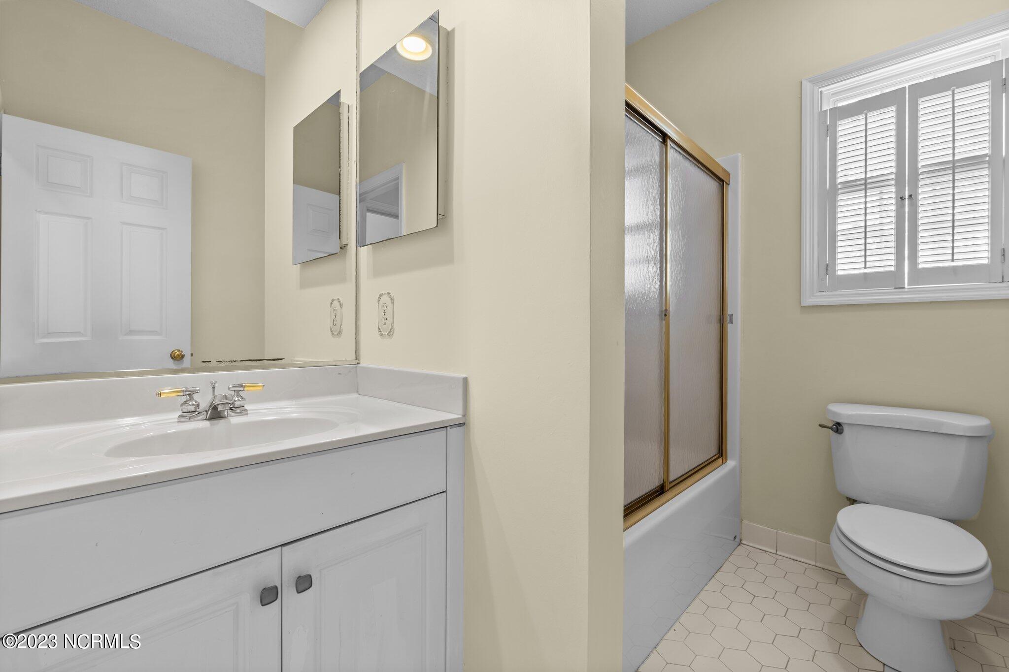 65 McQueen Road Pinehurst, NC 28374 - Photo 26 of 31 Bathroom 2