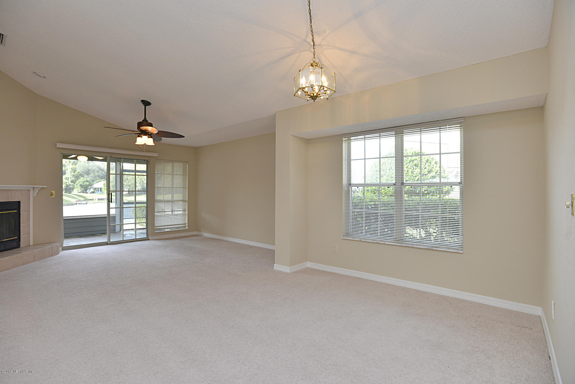 809 Tournament Road Ponte Vedra Beach, FL 32082 - Photo 14 of 28 Dining Area and Living Area