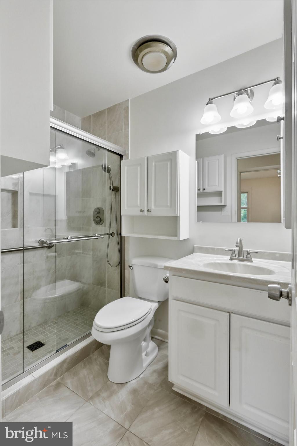 9787 Lees Mill Road Warrenton, VA 20186 - Photo 22 of 35 Full Bathroom