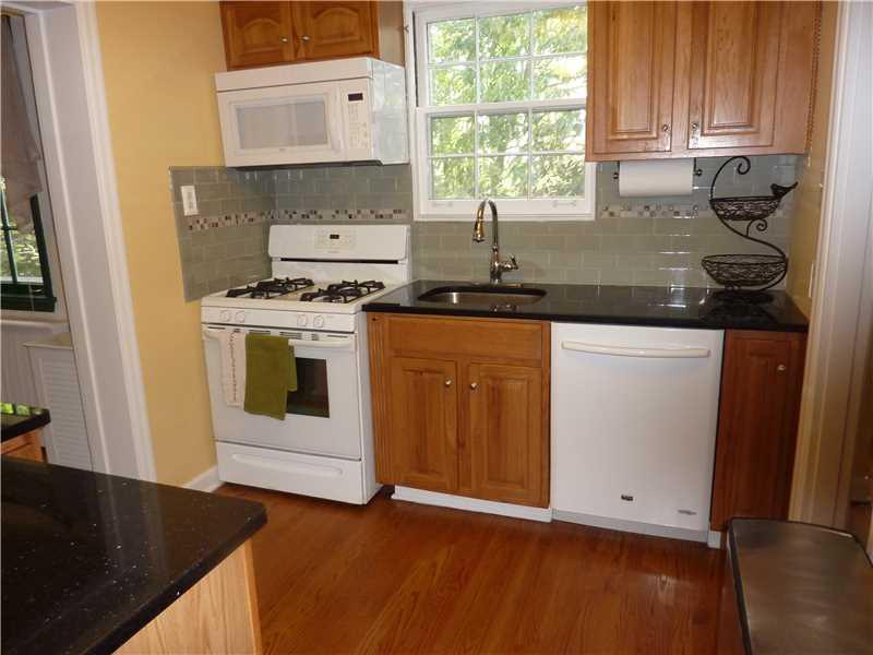 108 Byron Road Pittsburgh, PA 15237 - Photo 11 of 25 Kitchen. Plenty of cabinet & work space for meal preparation.