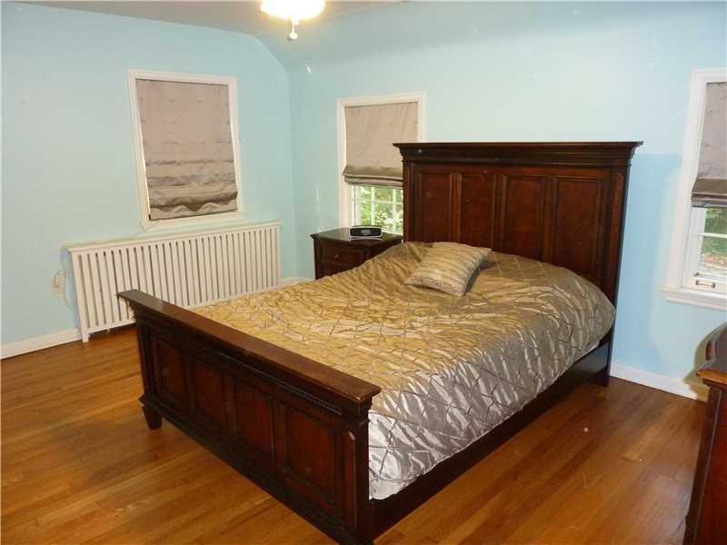 108 Byron Road Pittsburgh, PA 15237 - Photo 14 of 25 Master Bedroom. The master bedroom is equipped with a new window air conditioner and ceiling fan.