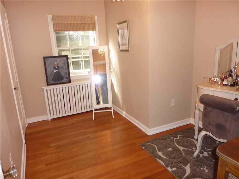 108 Byron Road Pittsburgh, PA 15237 - Photo 16 of 25 Bedroom. This bedroom could be used as an office. There is a large deep closet for storage.