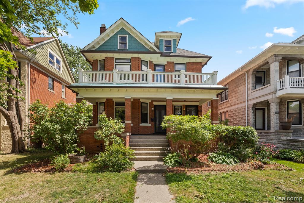 739 Delaware Street Detroit, MI 48202 - Photo 1 of 70