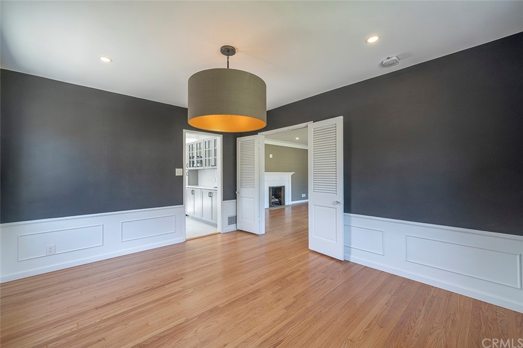 1110 Viscano Drive Glendale, CA 91207 - Photo 11 of 27