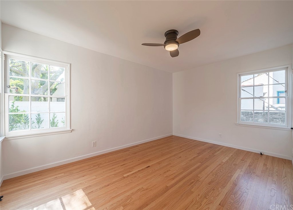 1110 Viscano Drive Glendale, CA 91207 - Photo 15 of 27