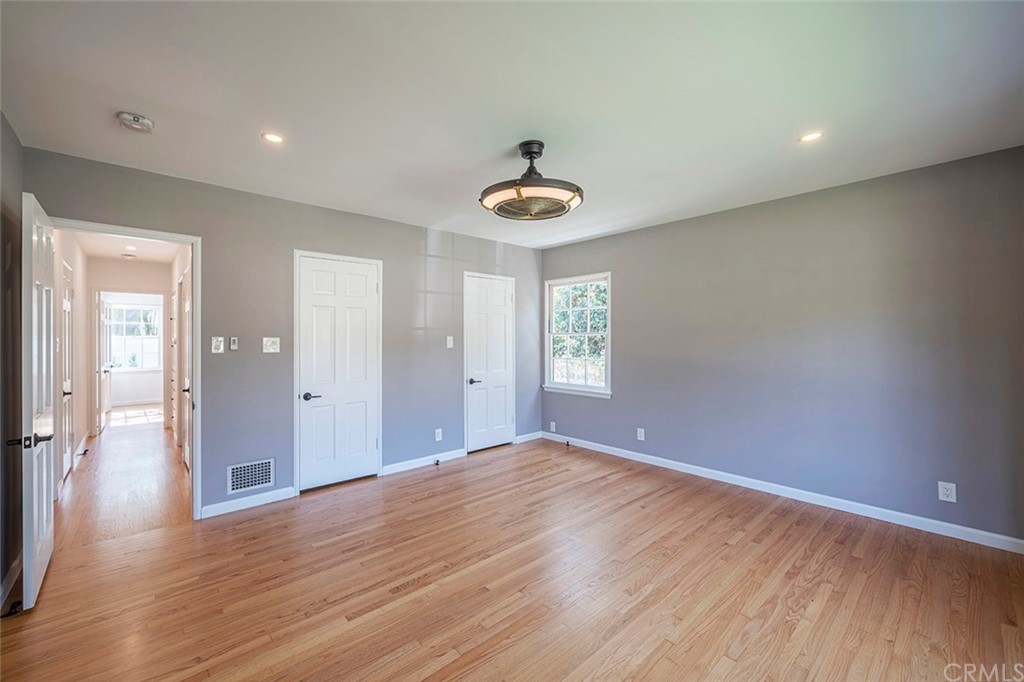 1110 Viscano Drive Glendale, CA 91207 - Photo 23 of 27