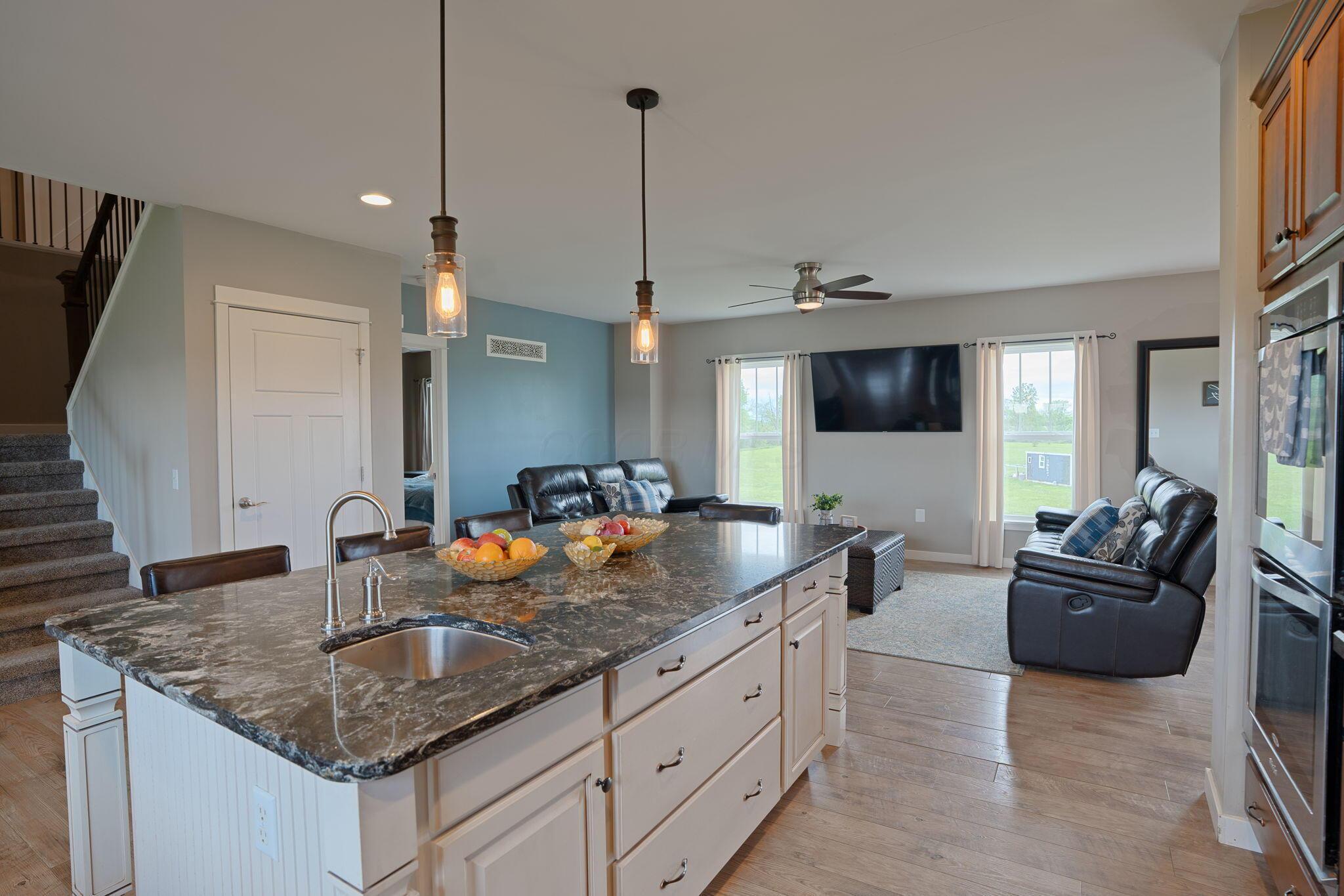 3464 South County Line Road Johnstown, OH 43031 - Photo 10 of 36 8 - Kitchen 3