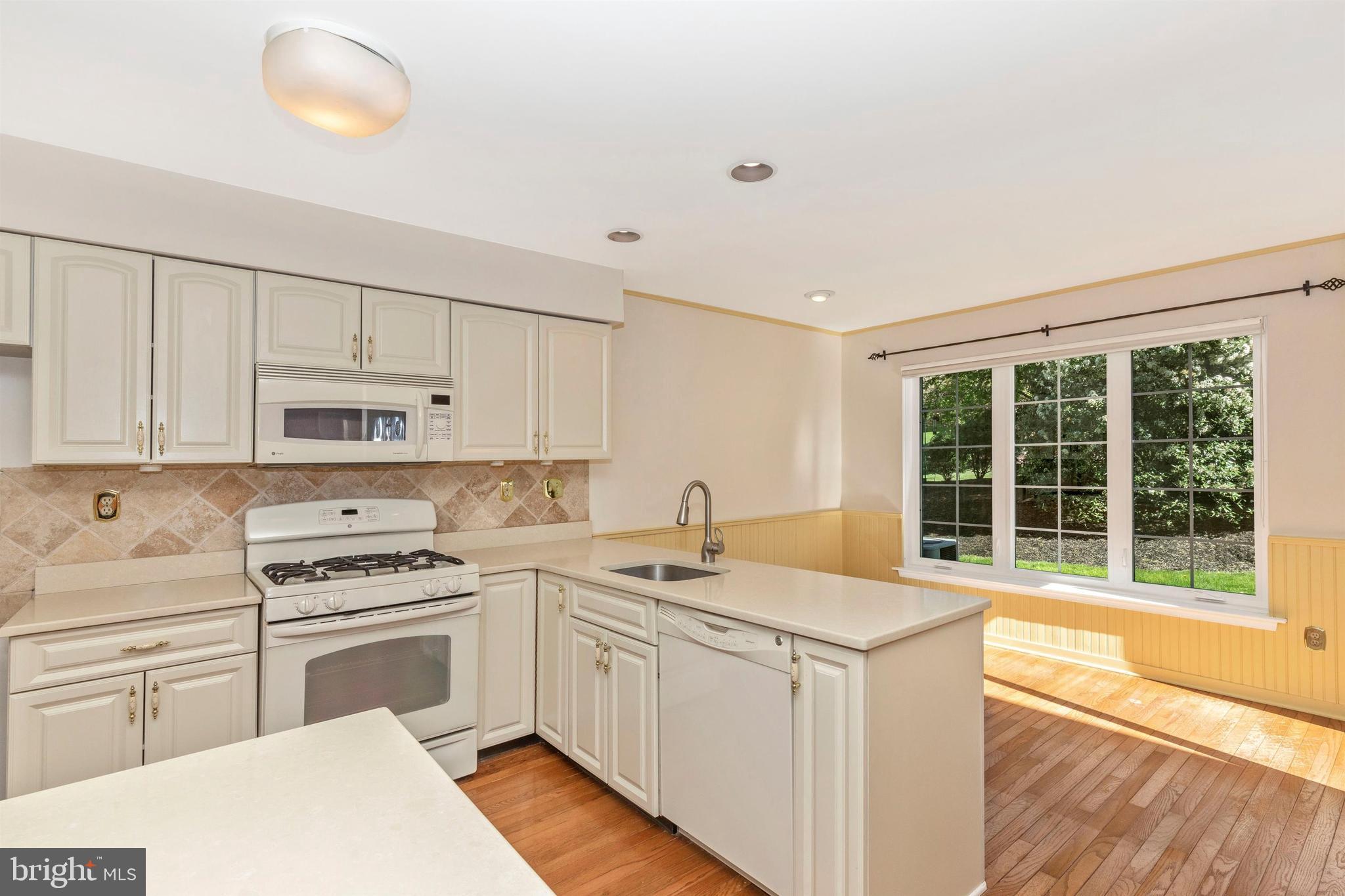8 Wellfleet Lane Chesterbrook, PA 19087 - Photo 6 of 34 Gallery Image 6
