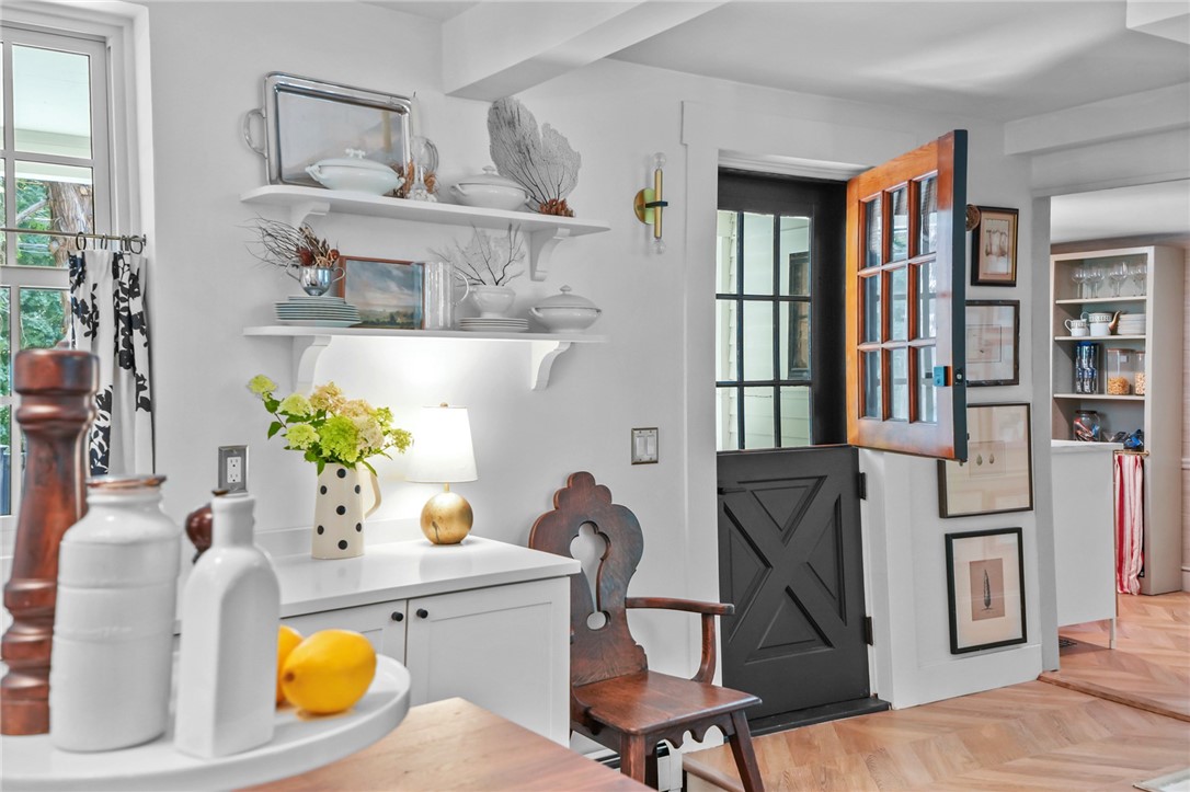 8061 Post Road North Kingstown, RI 02852 - Photo 8 of 41 Gallery Image 8