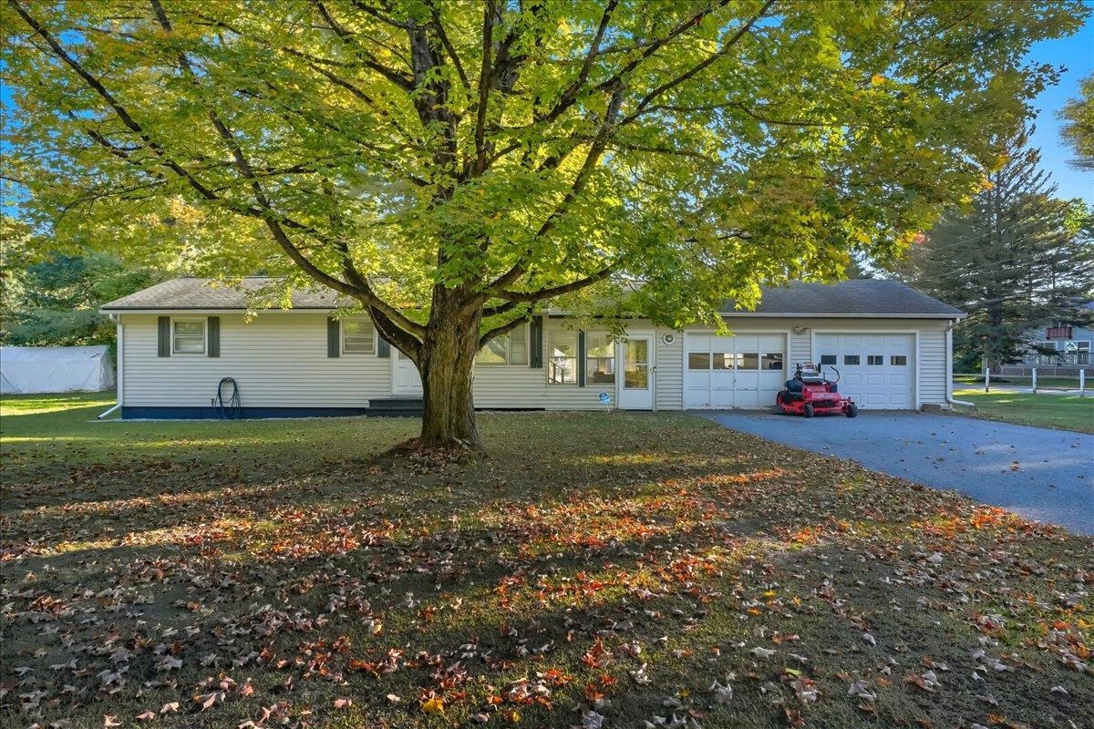 45 Lake Road Milton, VT 05468 - Photo 3 of 36