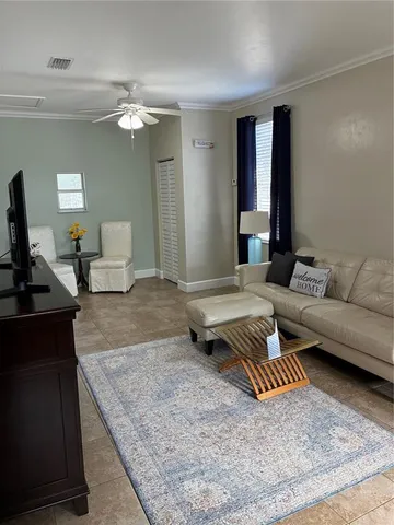 $1,595 | Undisclosed Address, Gainesville, FL 32653