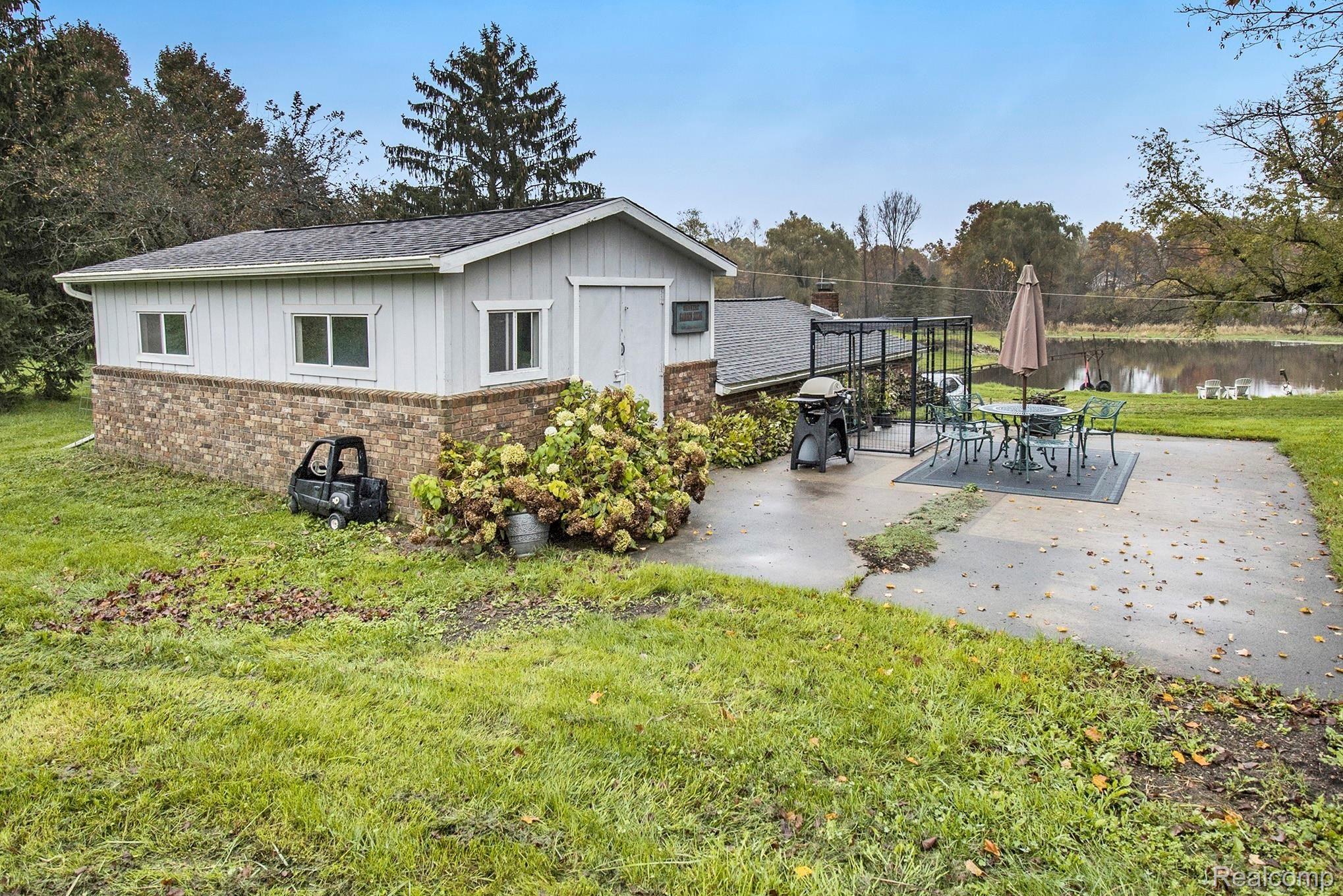 8248 Hartland Road Fenton, MI 48430 - Photo 30 of 37 31.jpg