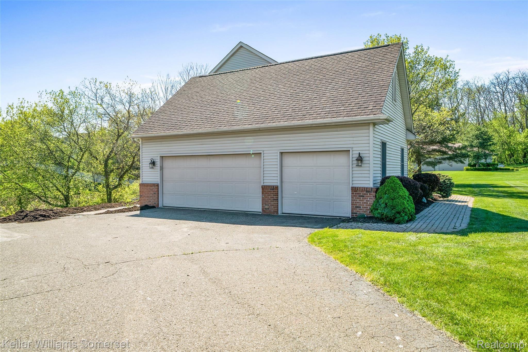 227 Locust Point Howell, MI 48843 - Photo 39 of 45 227-Locust-Point-40.jpg