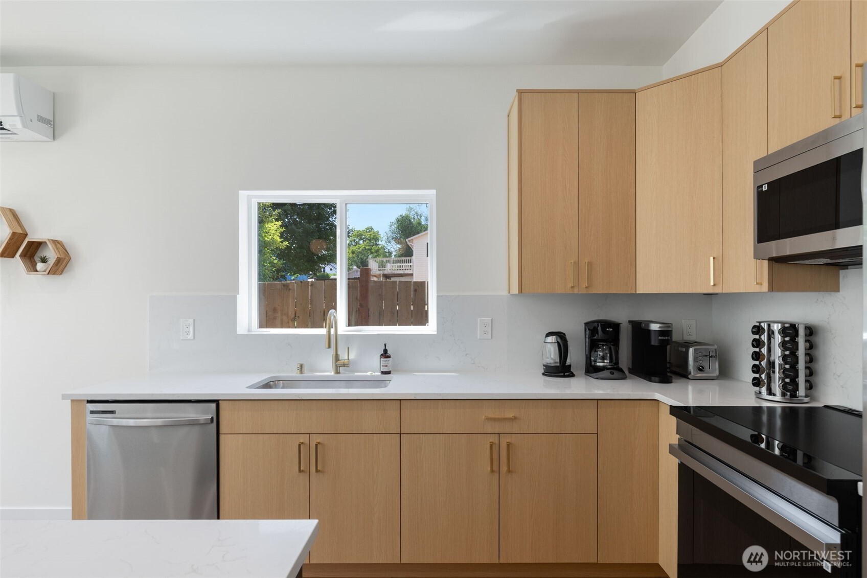 5349 South Fountain Street Seattle, WA 98178 - Photo 10 of 39