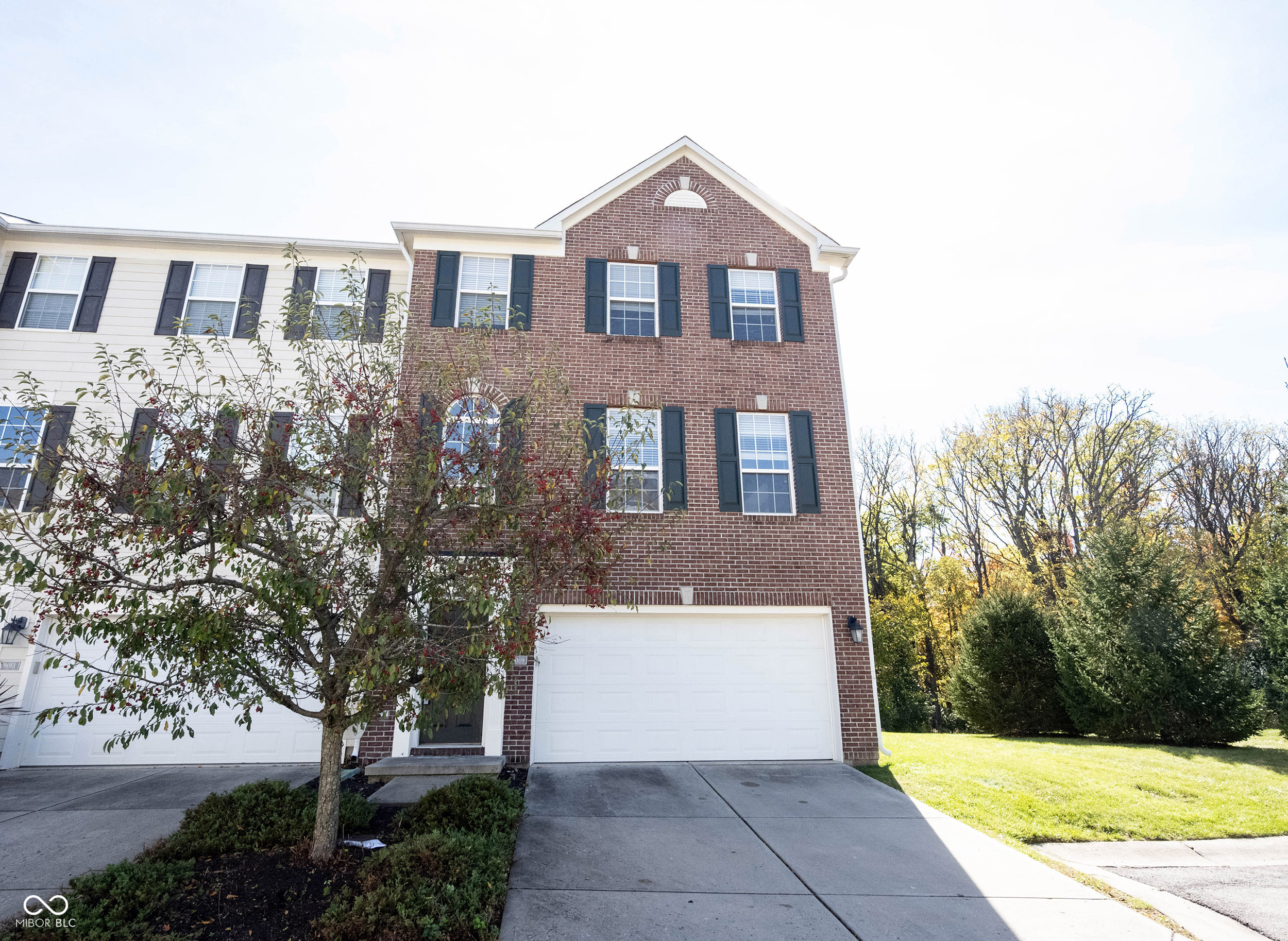 9009 Mercer Drive Fishers, IN 46038 - Photo 2 of 56