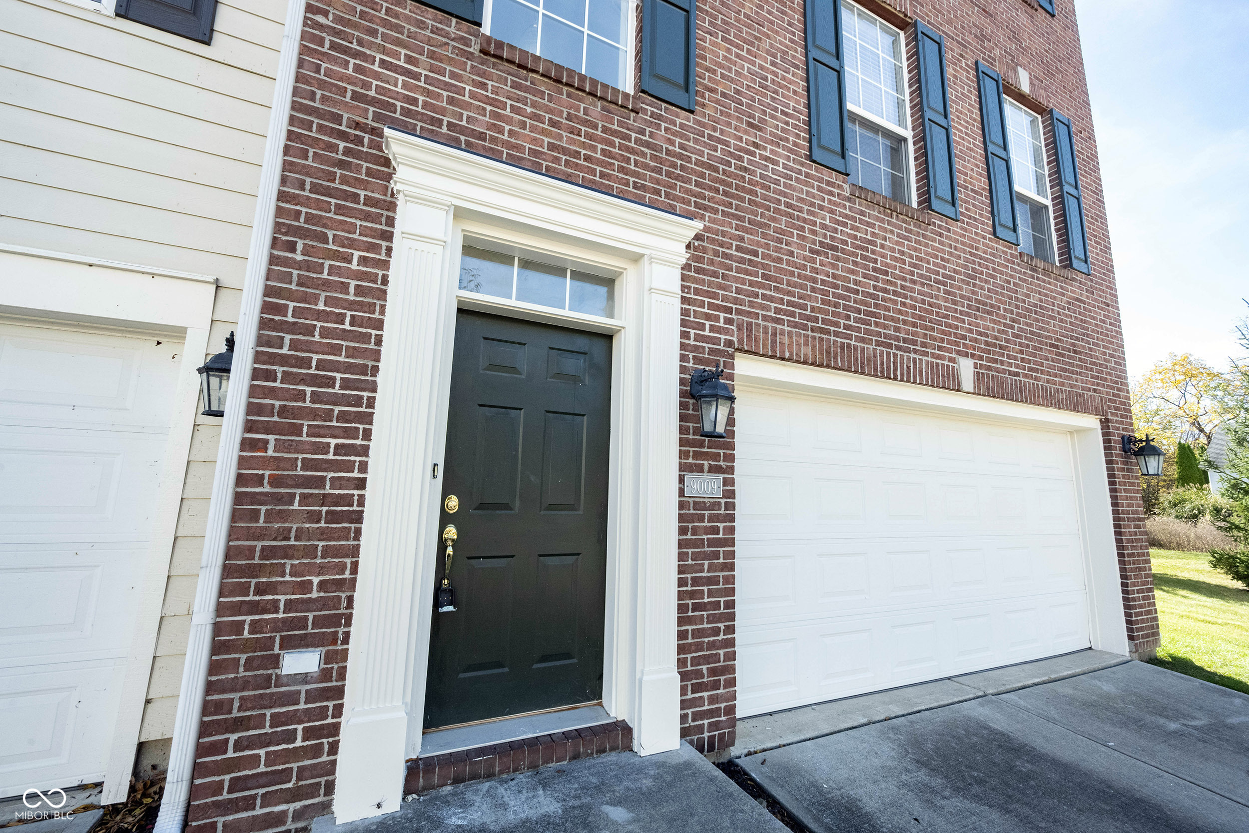 9009 Mercer Drive Fishers, IN 46038 - Photo 3 of 56