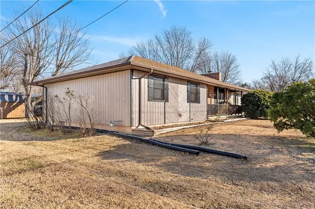 $199,900 | 201 West Hospital Road, El Dorado Springs, MO 64744
