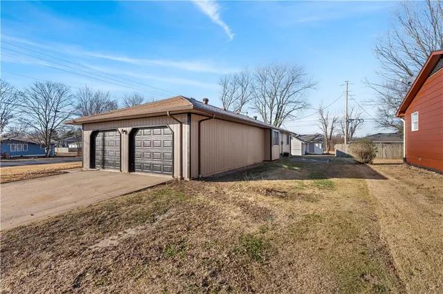 $199,900 | 201 West Hospital Road, El Dorado Springs, MO 64744