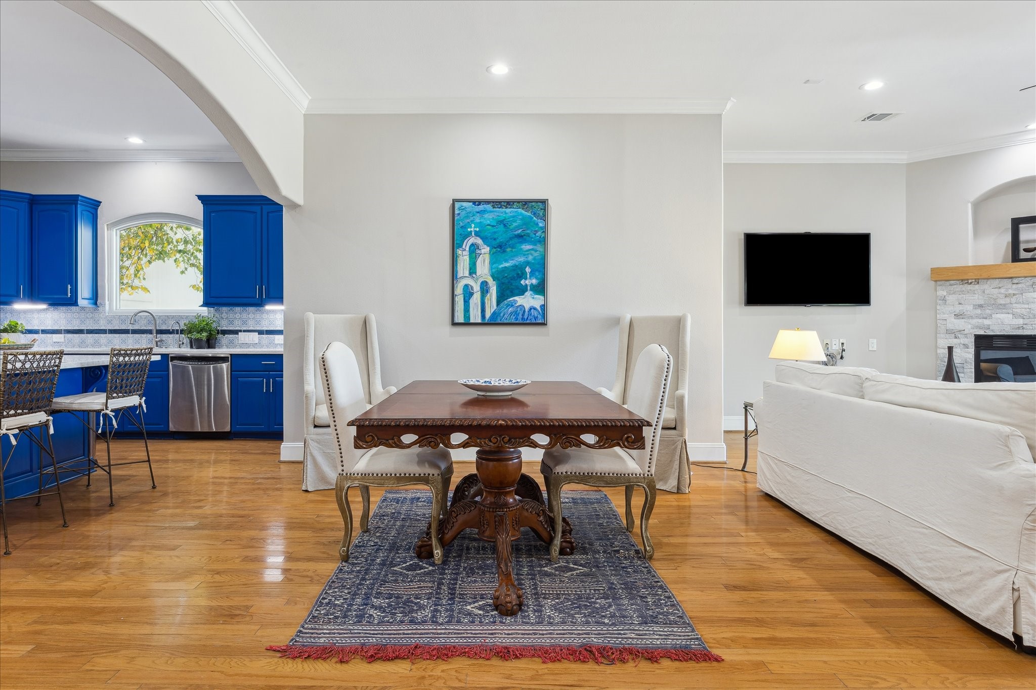 4701 Inker Street Houston, TX 77007 - Photo 16 of 45 a living room with furniture and a flat screen tv