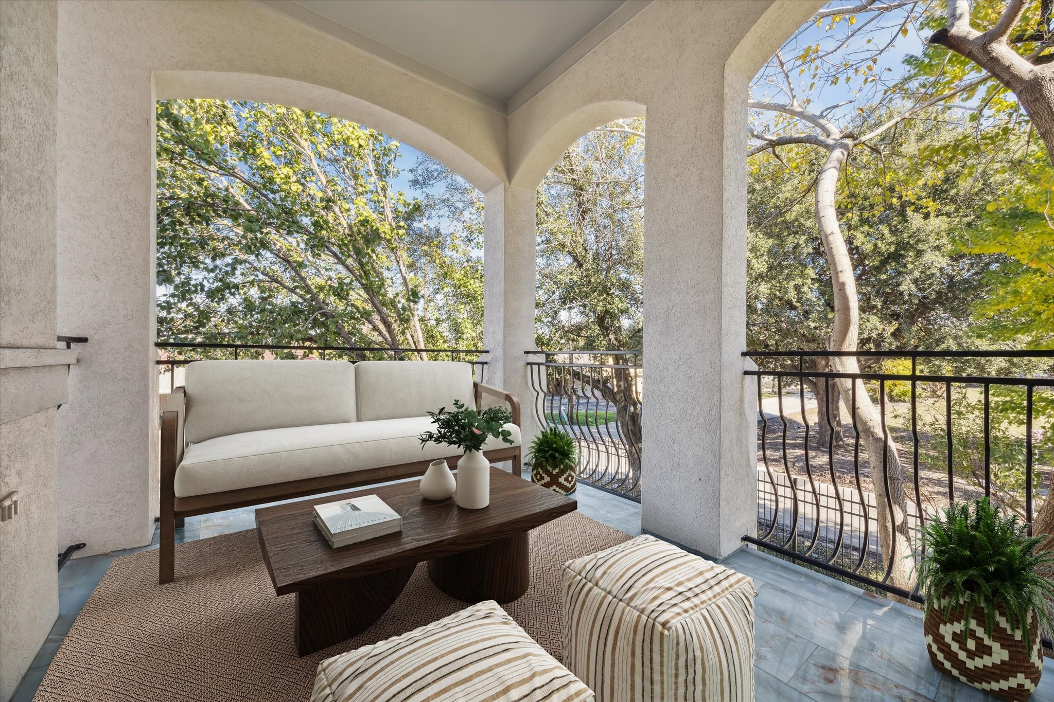 4701 Inker Street Houston, TX 77007 - Photo 37 of 45 a living room with furniture and a large window