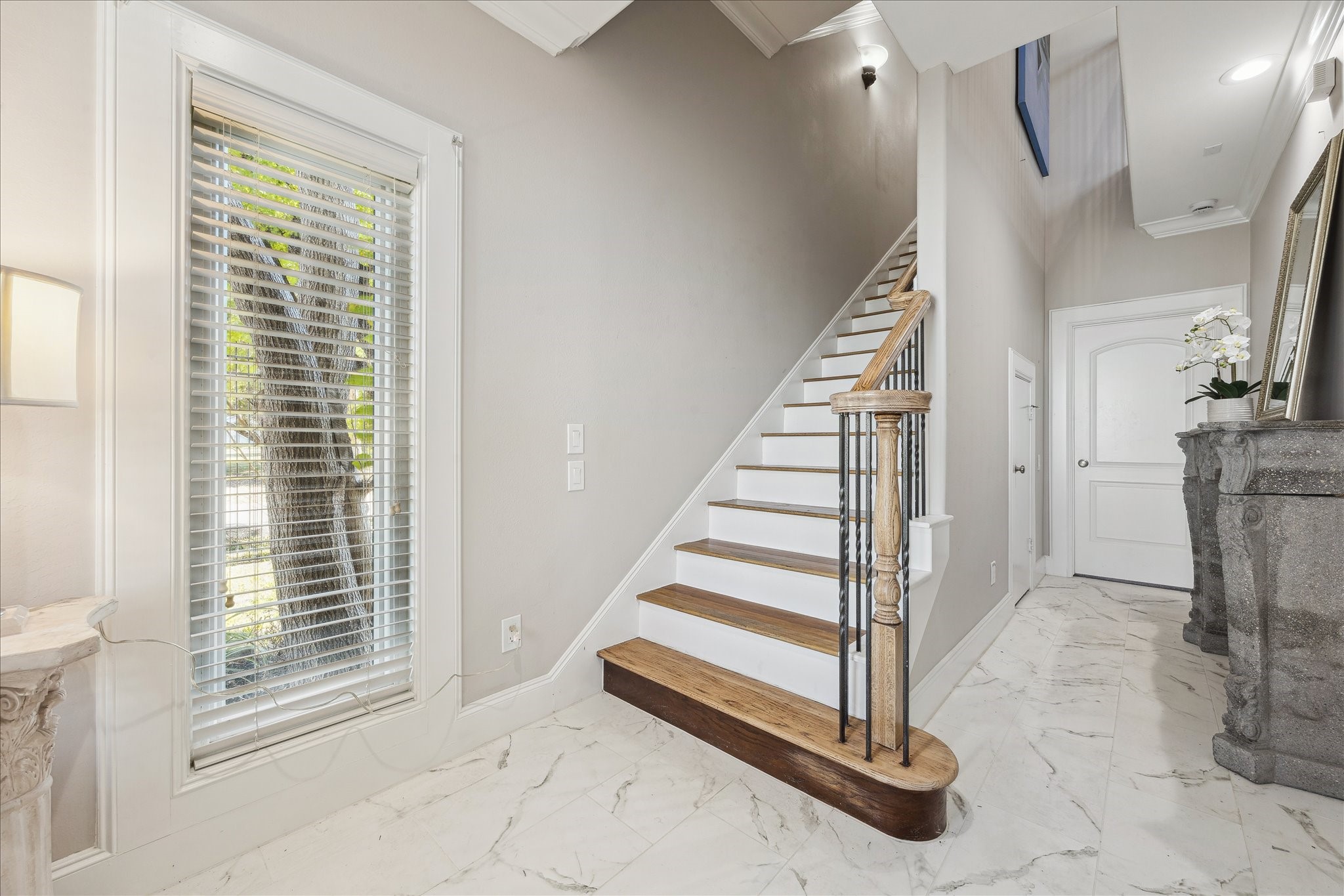 4701 Inker Street Houston, TX 77007 - Photo 4 of 45 a view of entryway and hall