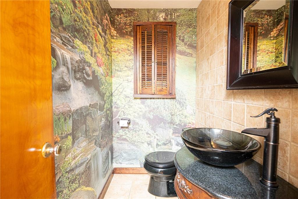 308 Tadmar Avenue Pittsburgh, PA 15237 - Photo 11 of 23