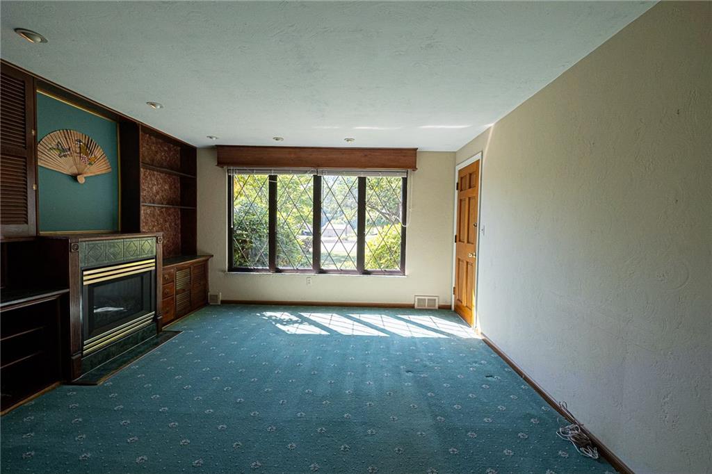 308 Tadmar Avenue Pittsburgh, PA 15237 - Photo 8 of 23