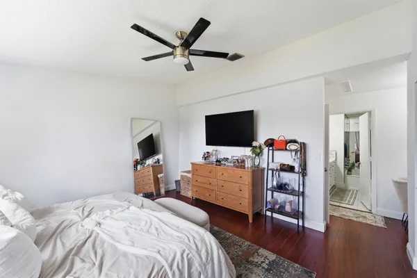 $2,500 | 644 Northeast 195th Street, Miami, FL 33179