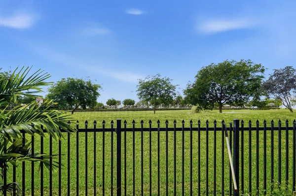 $2,500 | 644 Northeast 195th Street, Miami, FL 33179
