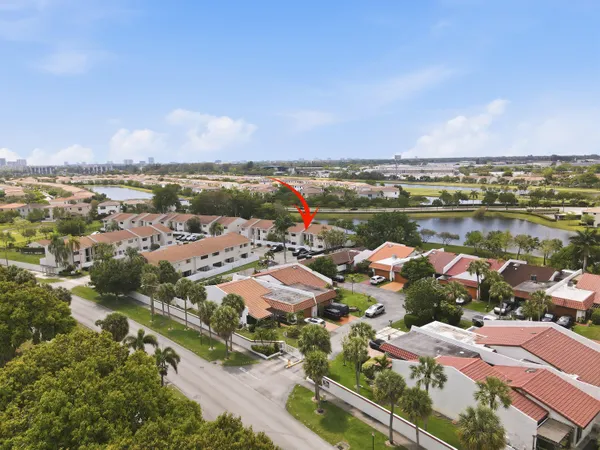 $2,500 | 644 Northeast 195th Street, Miami, FL 33179
