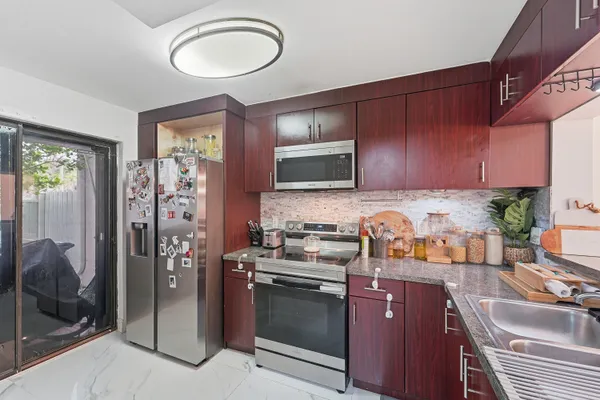 $2,500 | 644 Northeast 195th Street, Miami, FL 33179