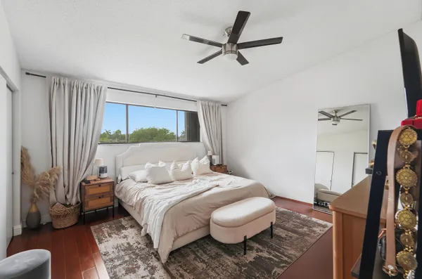 $2,500 | 644 Northeast 195th Street, Miami, FL 33179