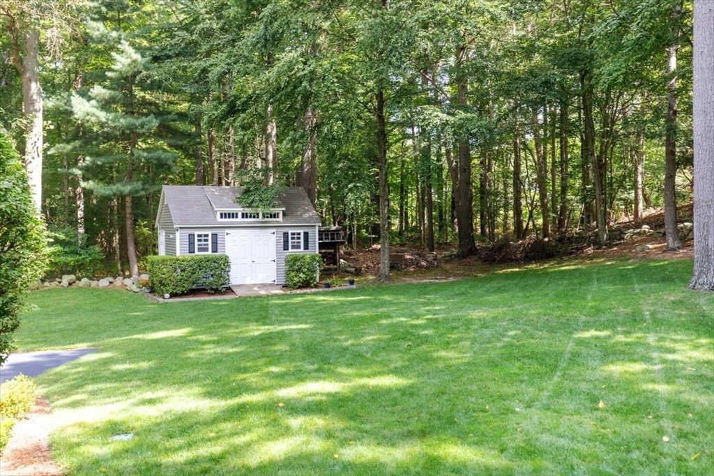 198 Pine Street Norwell, MA 02061 - Photo 27 of 31 a view of a house with backyard and garden