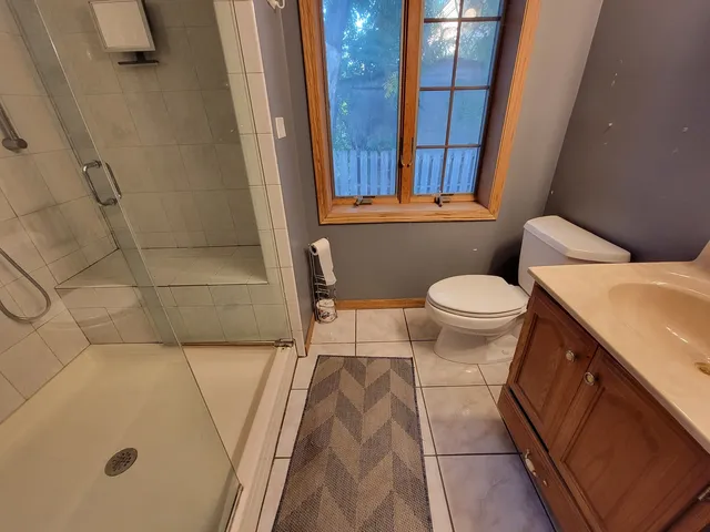 $3,100 | 338 North Pleasant Drive, Schaumburg, IL 60194