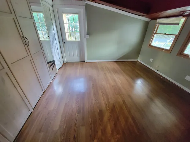 $3,100 | 338 North Pleasant Drive, Schaumburg, IL 60194