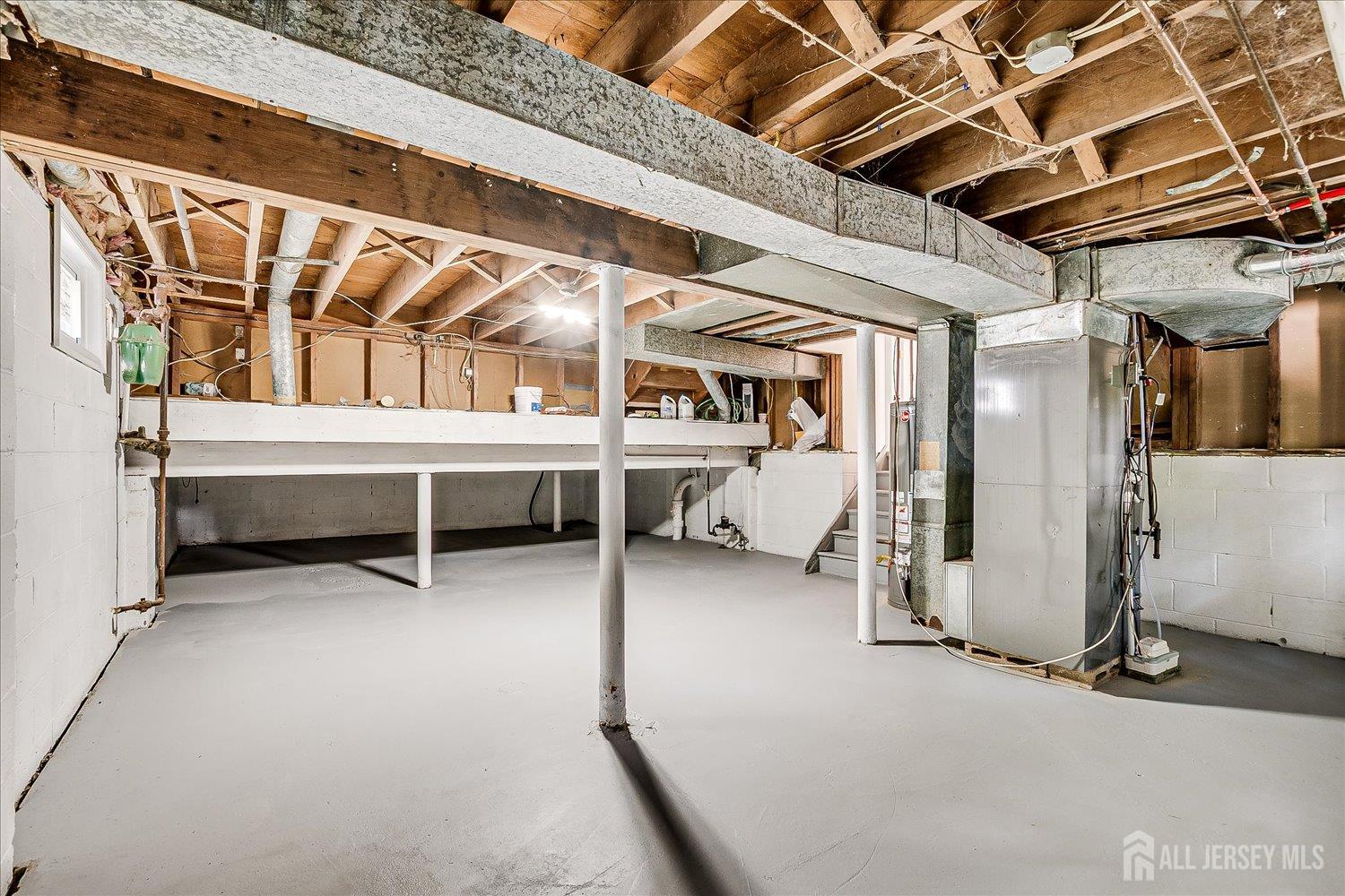 21 Lydia Lane Edison, NJ 08817 - Photo 40 of 49 a view of livingroom with an empty room