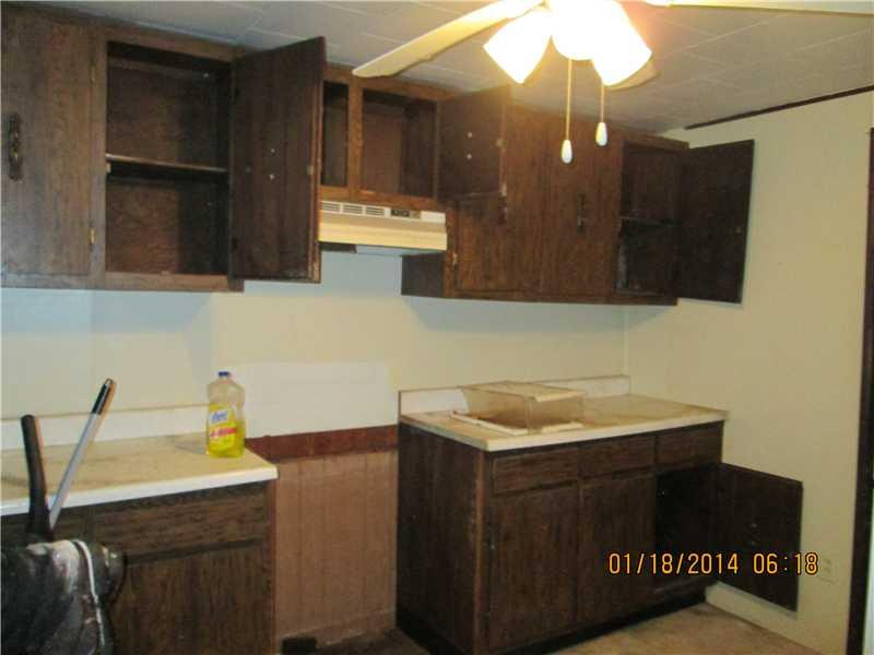 1658 Pleasant Valley Road Mount Pleasant, PA 15666 - Photo 4 of 12 Kitchen.