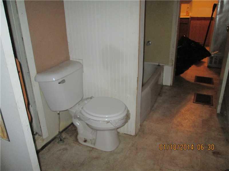 1658 Pleasant Valley Road Mount Pleasant, PA 15666 - Photo 5 of 12 Full Bath.