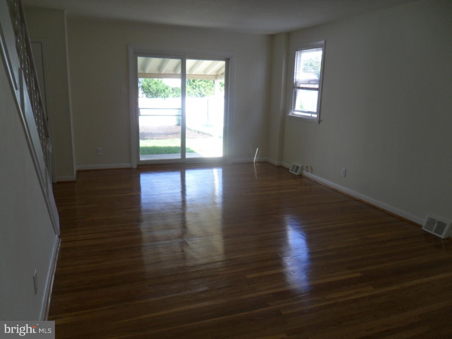 9944 Bridle Road Philadelphia, PA 19115 - Photo 5 of 15 Gallery Image 5